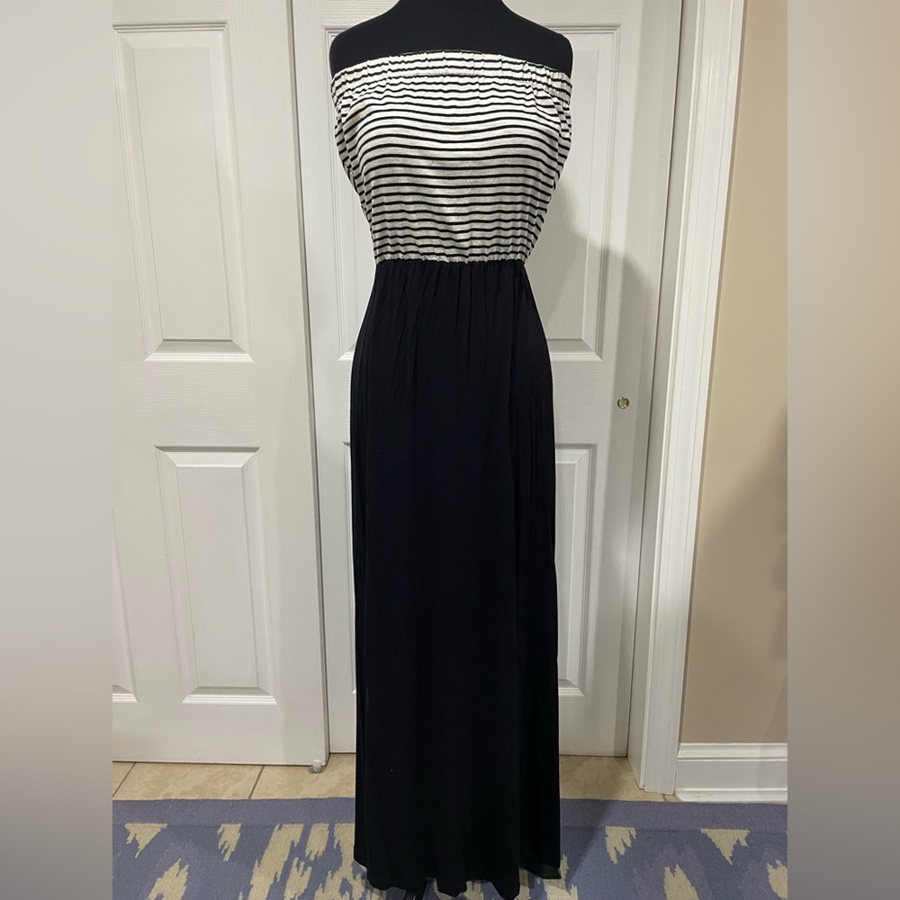 En Créme Chic Black and White Striped Maxi Dress, Sz S
